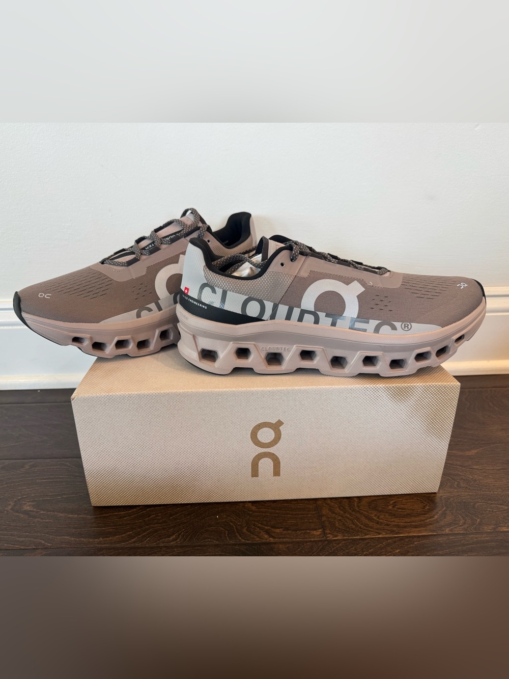 New Never Worn On Clouds Cloudmonster Men’s Athletic Shoes in Cinder/Fog size 12